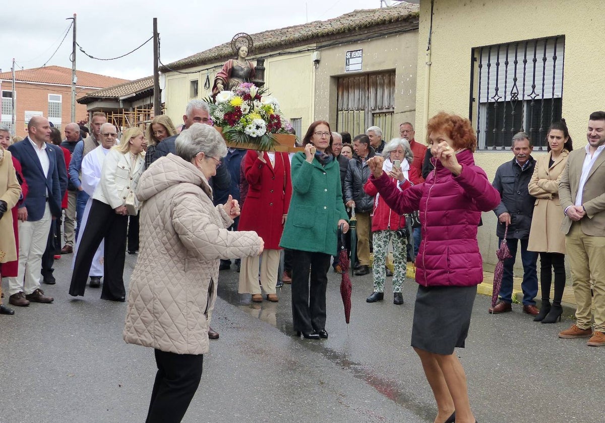 Jotas en honor a Santa Bárbara en Villoria