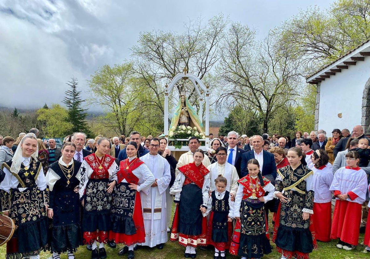 Linares de Riofrío cumple con la tradición y honra a la Virgen del Buen Suceso