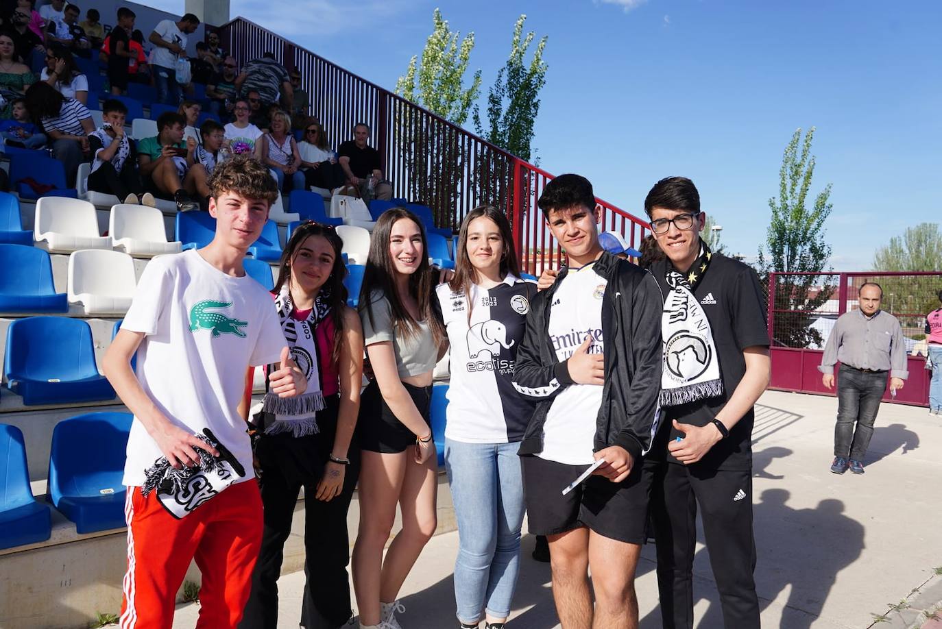 Búscate en la grada del Reina Sofía en el partido contra el Barça B