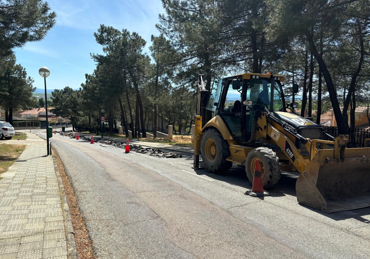 Maquinaria pesada en el lugar de las obras.