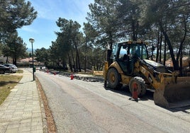 Maquinaria pesada en el lugar de las obras.