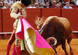 Lance a la verónica de Morante de la Puebla al primero de Alcurrucén.