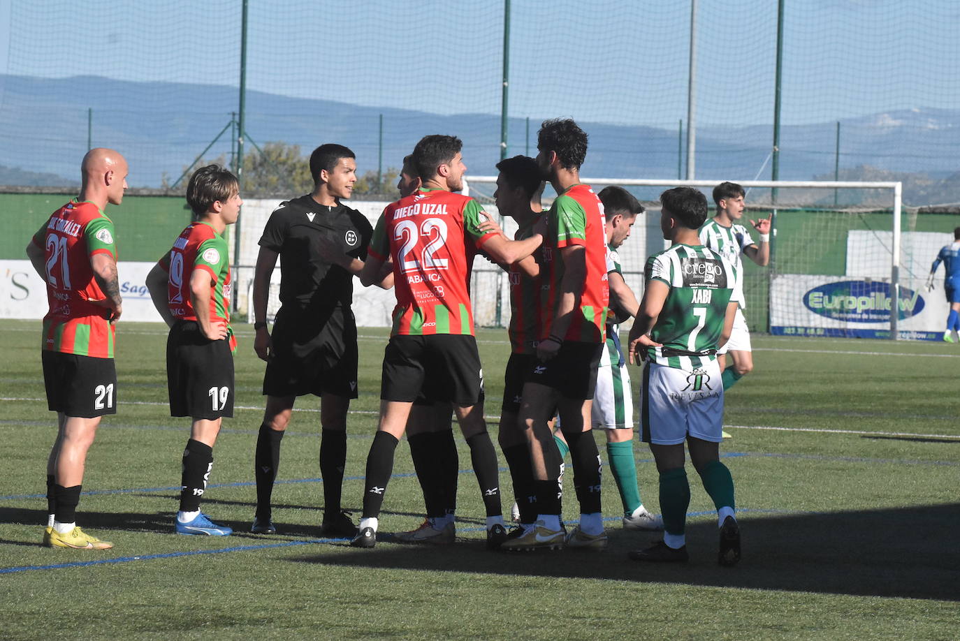 Explosión de alegría del Guijuelo tras clasificarse para el playoff