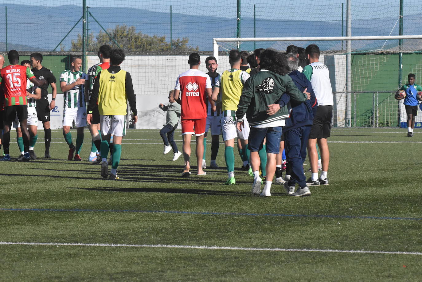 Explosión de alegría del Guijuelo tras clasificarse para el playoff