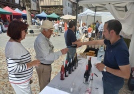 Imagen de la segunda edición de la feria celebrada el año pasado en San Esteban de la Sierra.