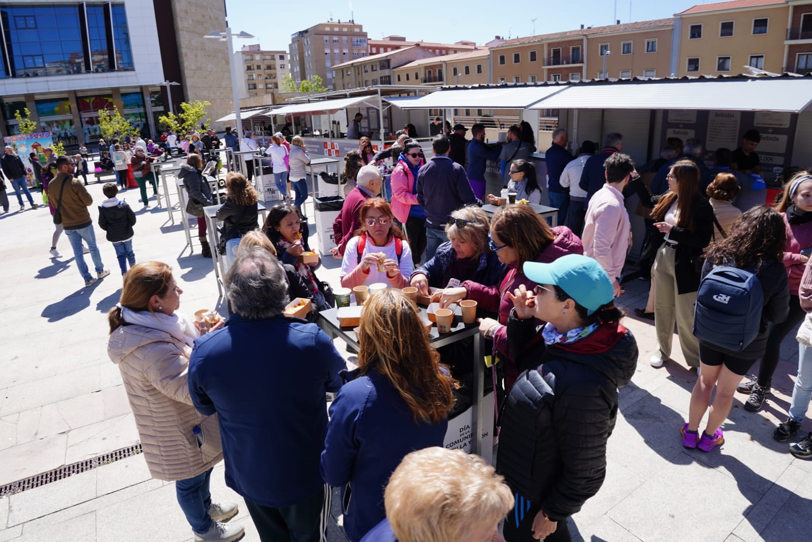 Día de la Comunidad: música, deporte y tapas en la plaza de la Concordia