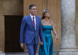 Pedro Sánchez, junto a su mujer.