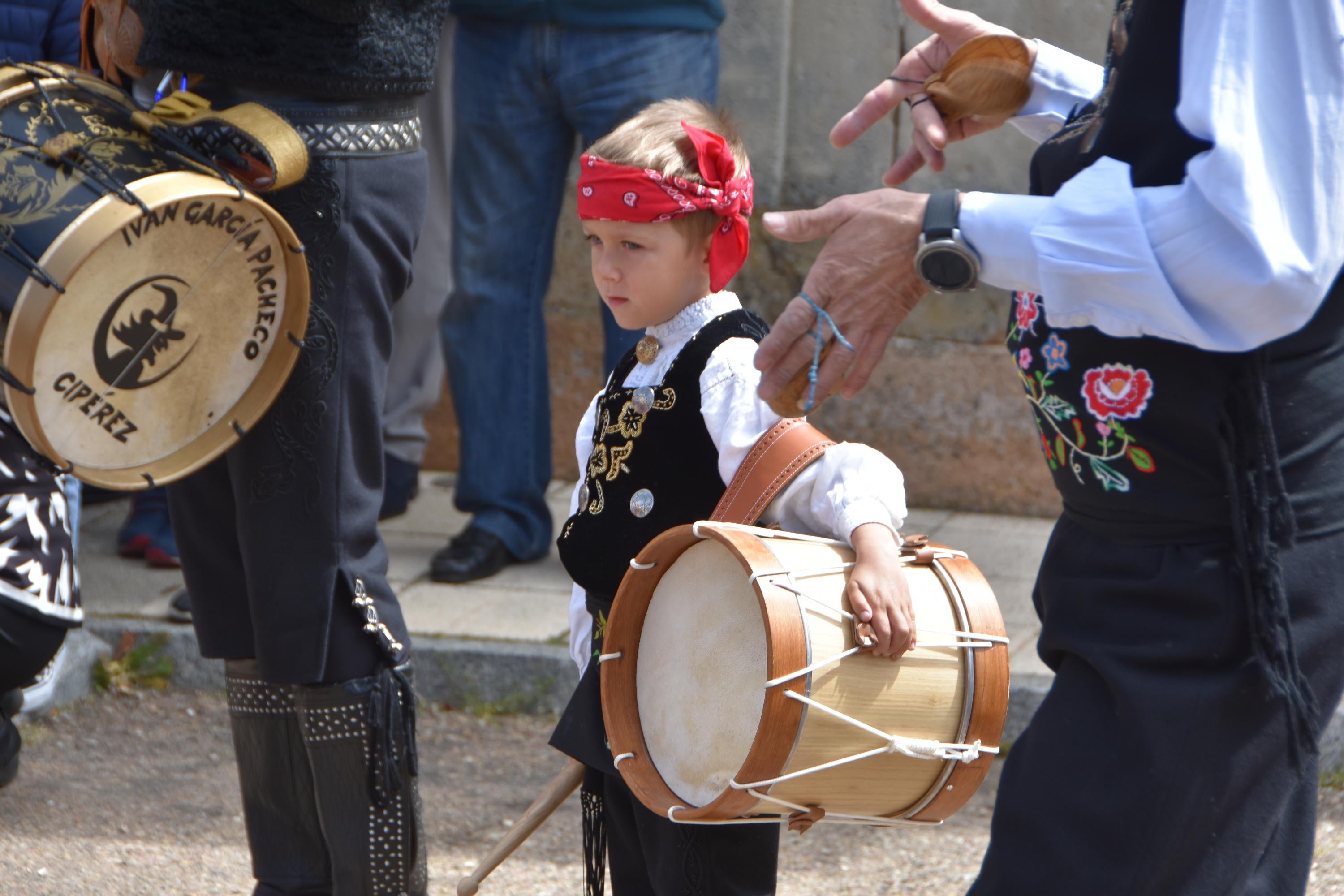 Liturgia, bailes y alegría para celebrar a San Marcos en Doñinos