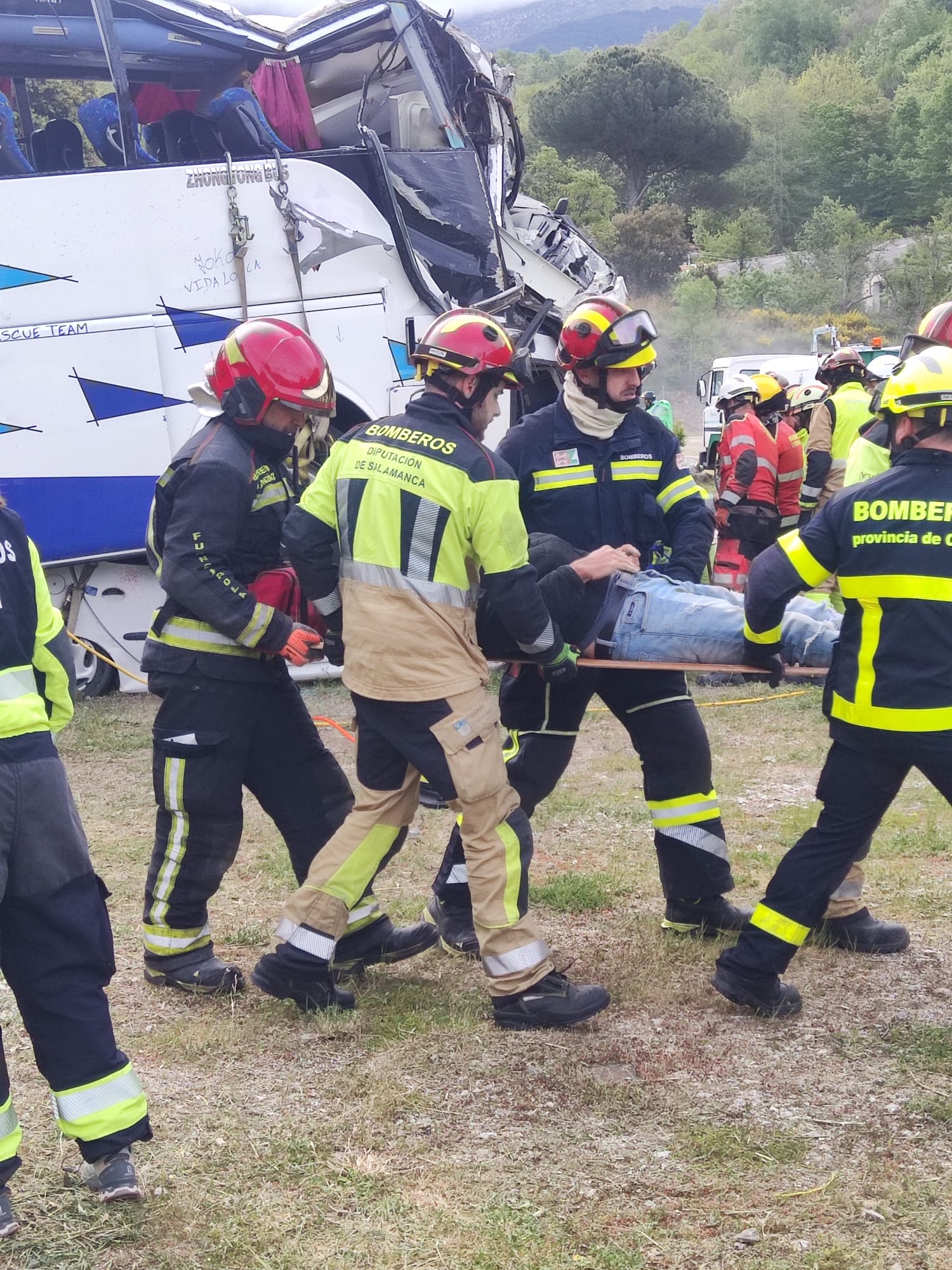 Espectacular simulacro en Béjar: un accidente de autobús, un camión con ovejas y un rescate en el río