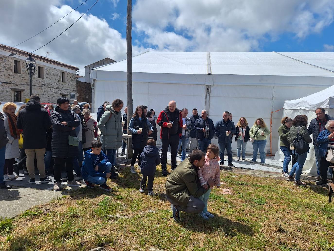 Aldeavieja de Tormes celebra una animada fiesta de la matanza