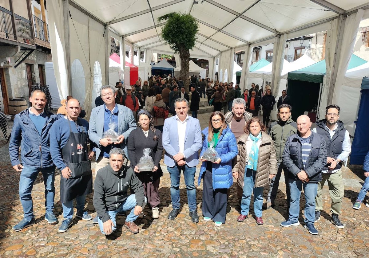 El vino se mueve en San Esteban de la Sierra