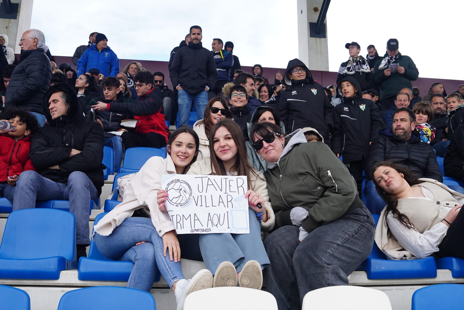 Búscate en la grada del Reina Sofía en el partido contra el Sabadell