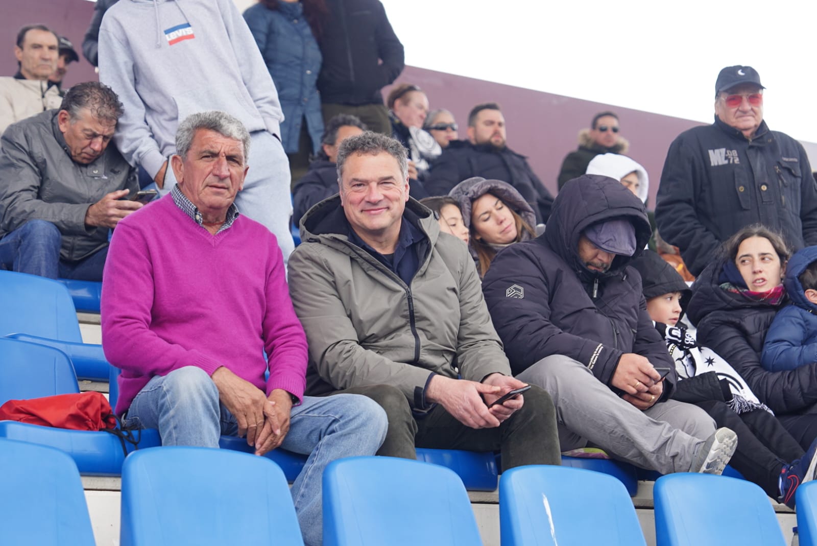 Búscate en la grada del Reina Sofía en el partido contra el Sabadell