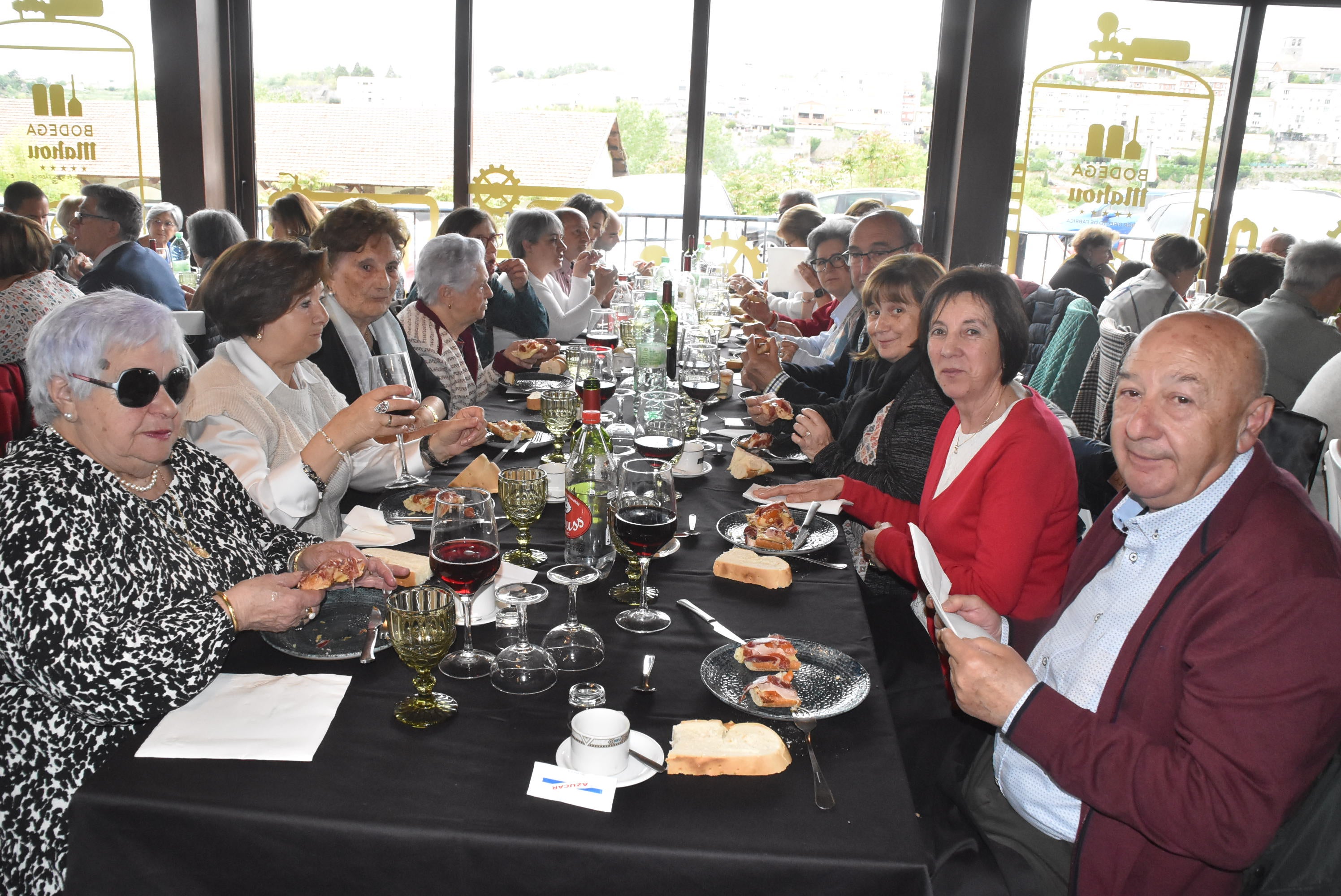 Primera comida benéfica a favor de la asociación bejarana contra el cáncer