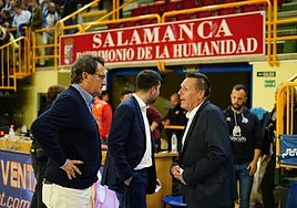 Nacho Martínez, junto al presidente de Avenida Jorge Recio.