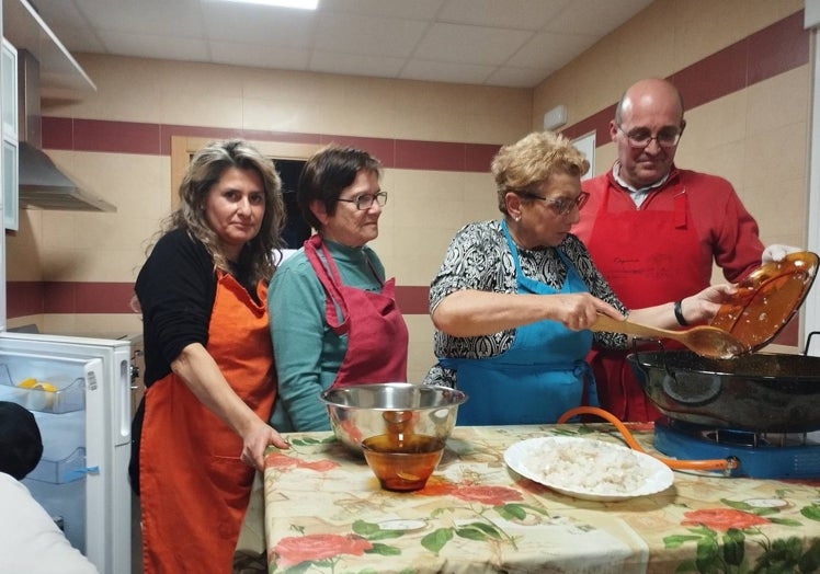 Imagen principal - El pueblo de Salamanca unido por la cocina familiar