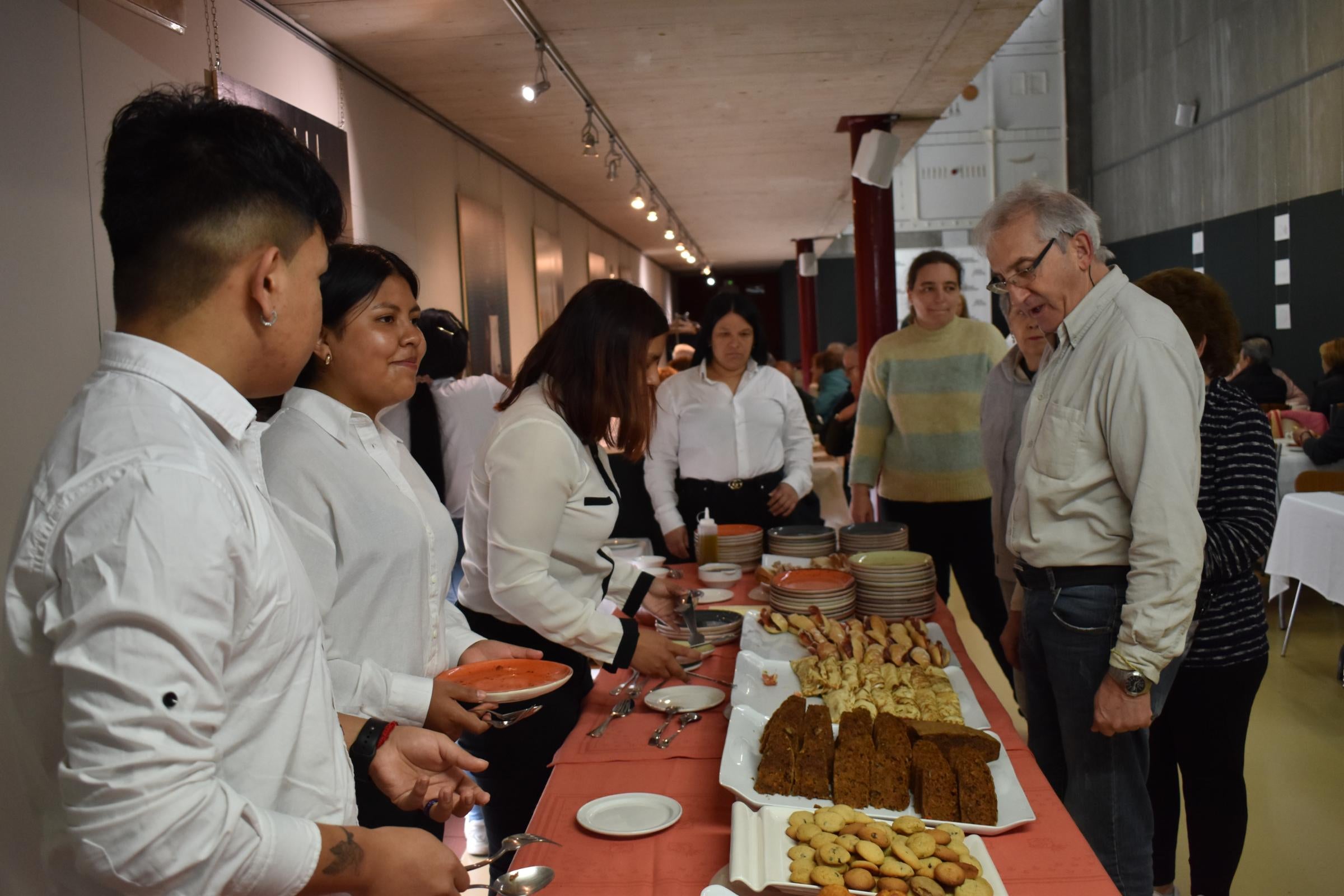 Jornada de convivencia de estreno para los mayores de Santa Marta