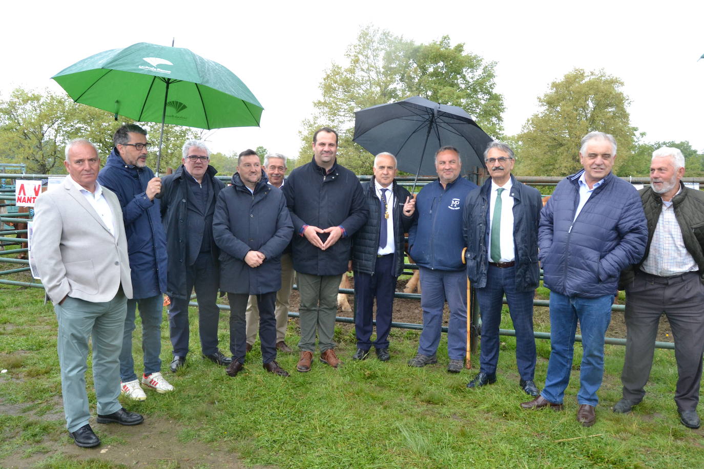 La Feria de San Felipe se impone a la lluvia en Barruecopardo