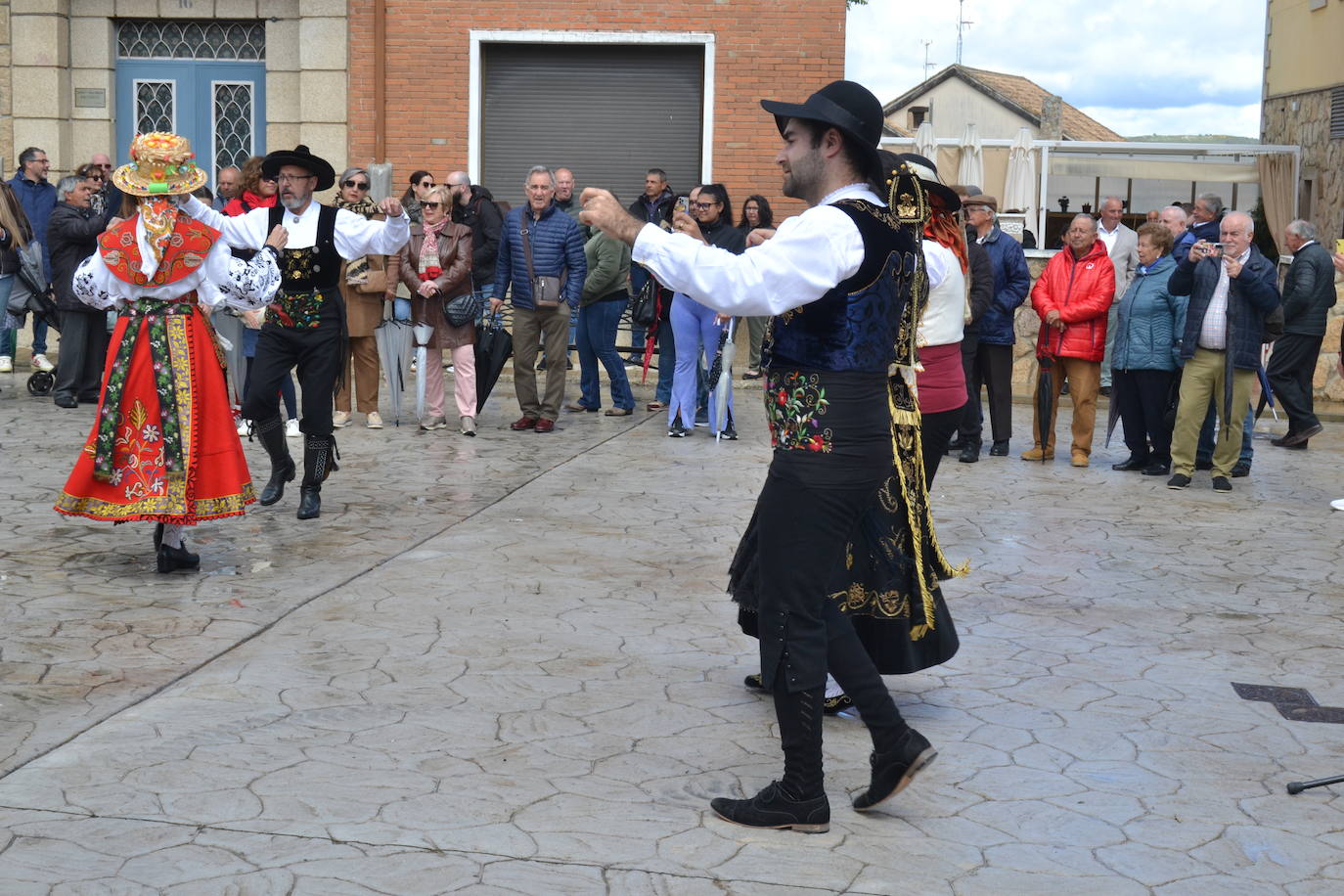 La Feria de San Felipe se impone a la lluvia en Barruecopardo