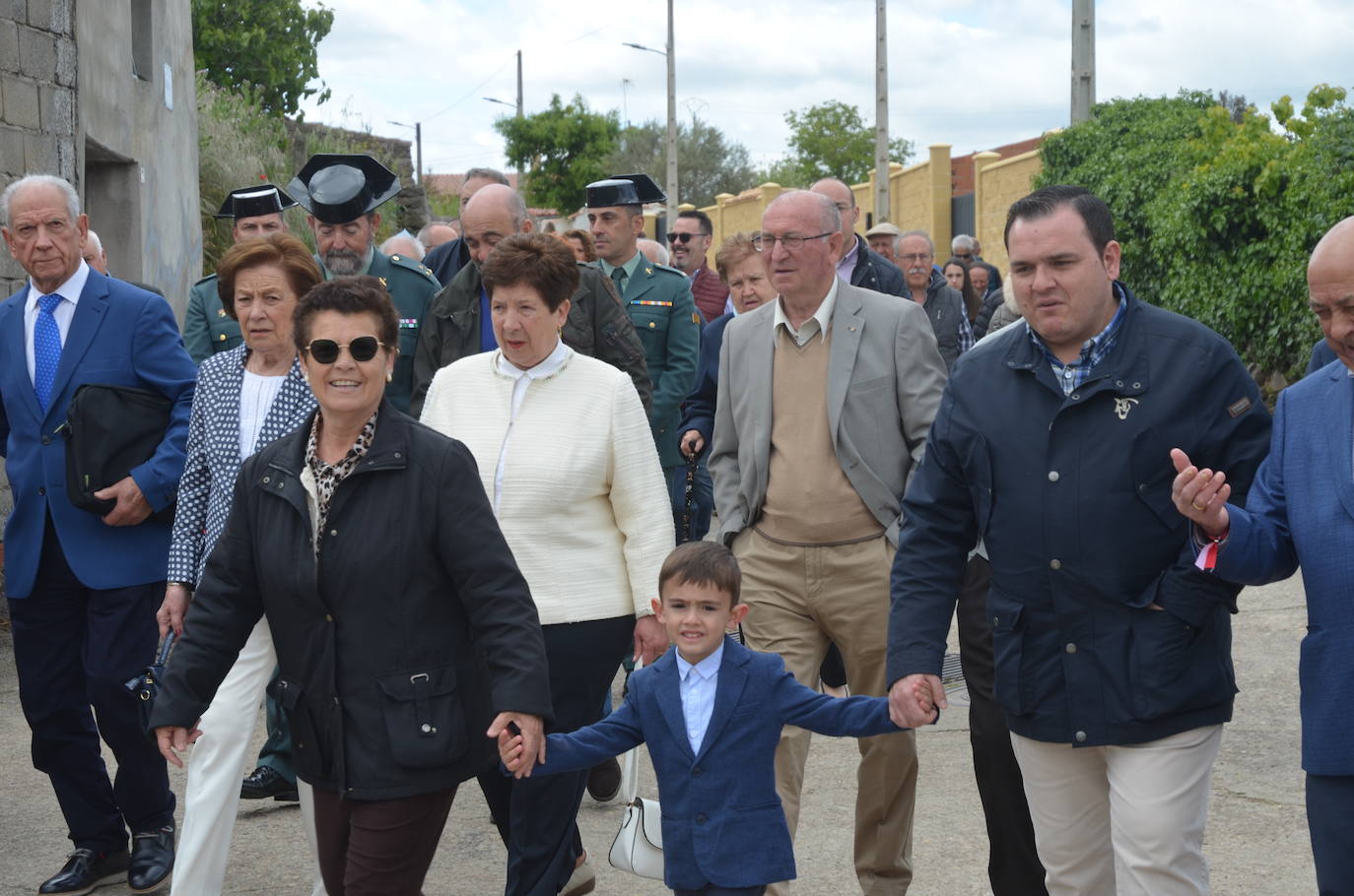 La Santa Cruz embriaga de júbilo Saelices el Chico