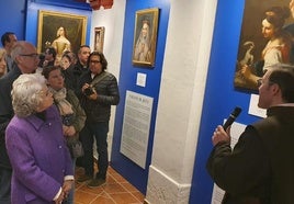 Un momento de la presentación de la exposición en Alba de Tormes.