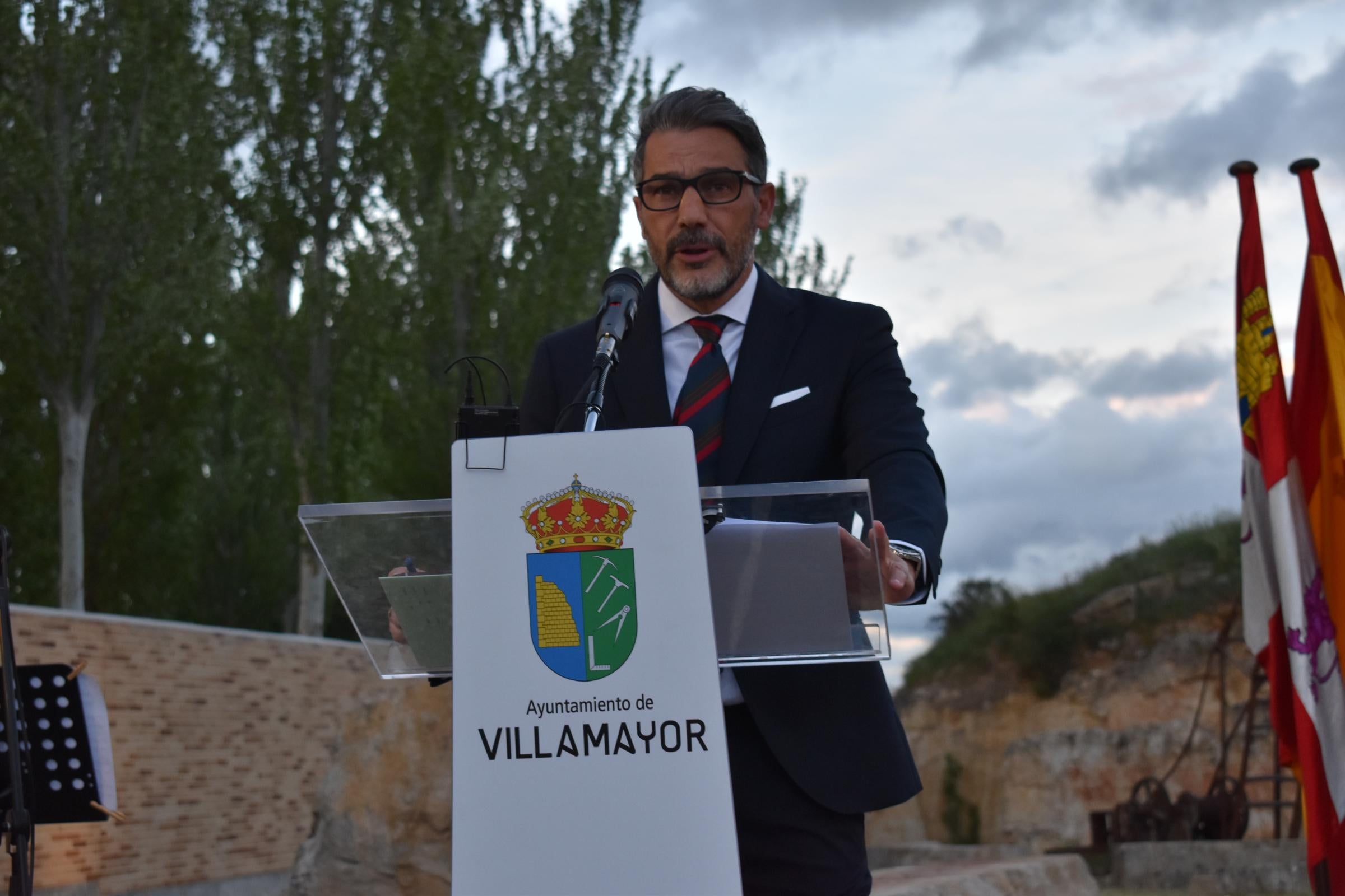 El primer alcalde de la democracia de Villamayor abre las fiestas en honor a la Virgen de los Remedios