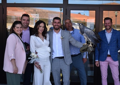 Imagen secundaria 1 - Una boda con sorpresa en plena exhibición de aves rapaces