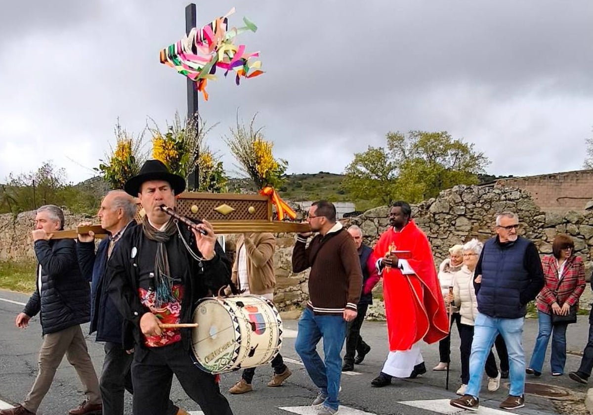 Nava de Béjar celebra la festividad de la Bendita Cruz