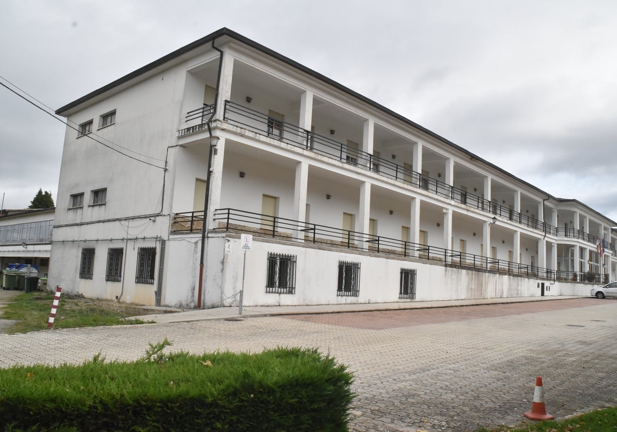 Imagen del exterior del albergue residencia de Llano Alto, en Béjar.