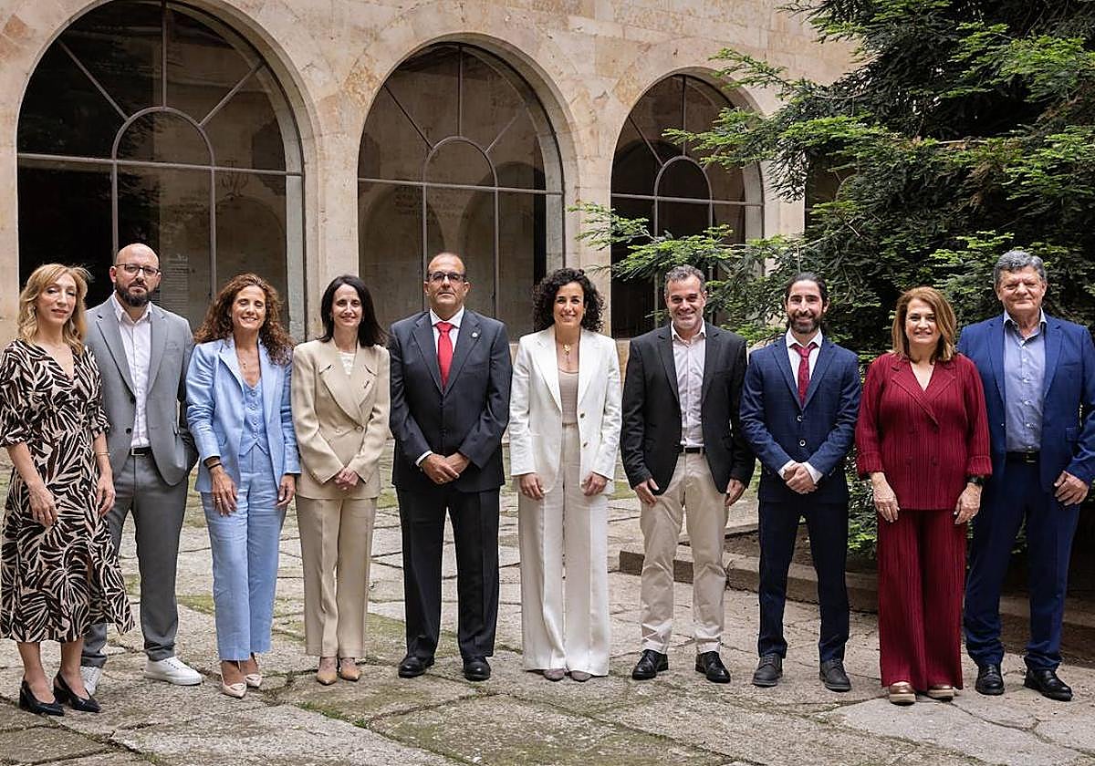 Junta directiva del Colegio de Farmacéuticos de Salamanca.