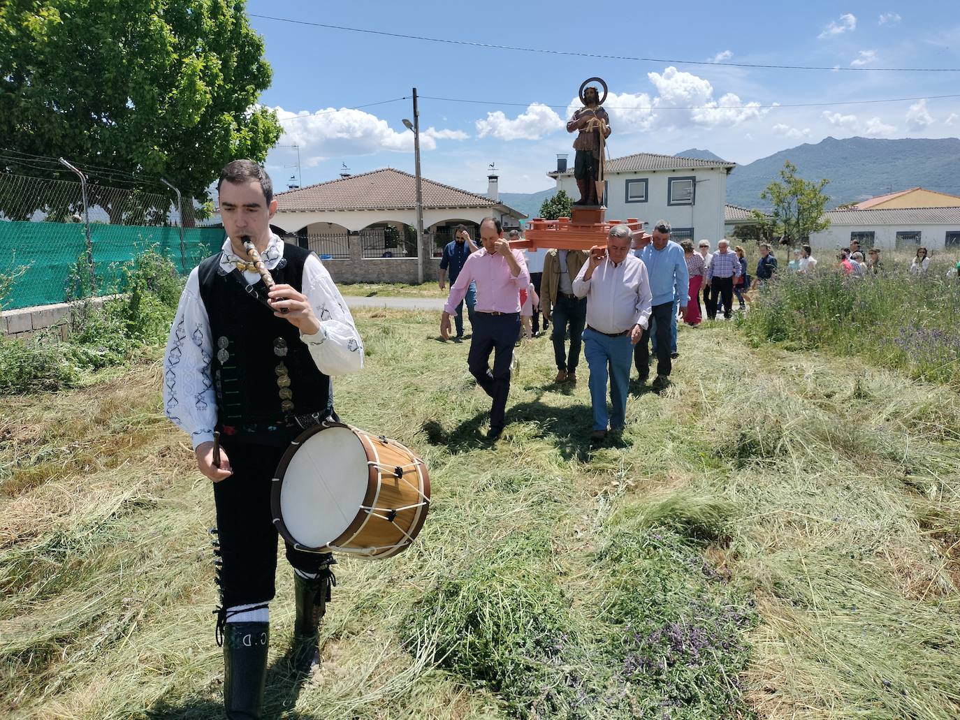 Peromingo cumple con San Isidro y celebra su día de fiesta