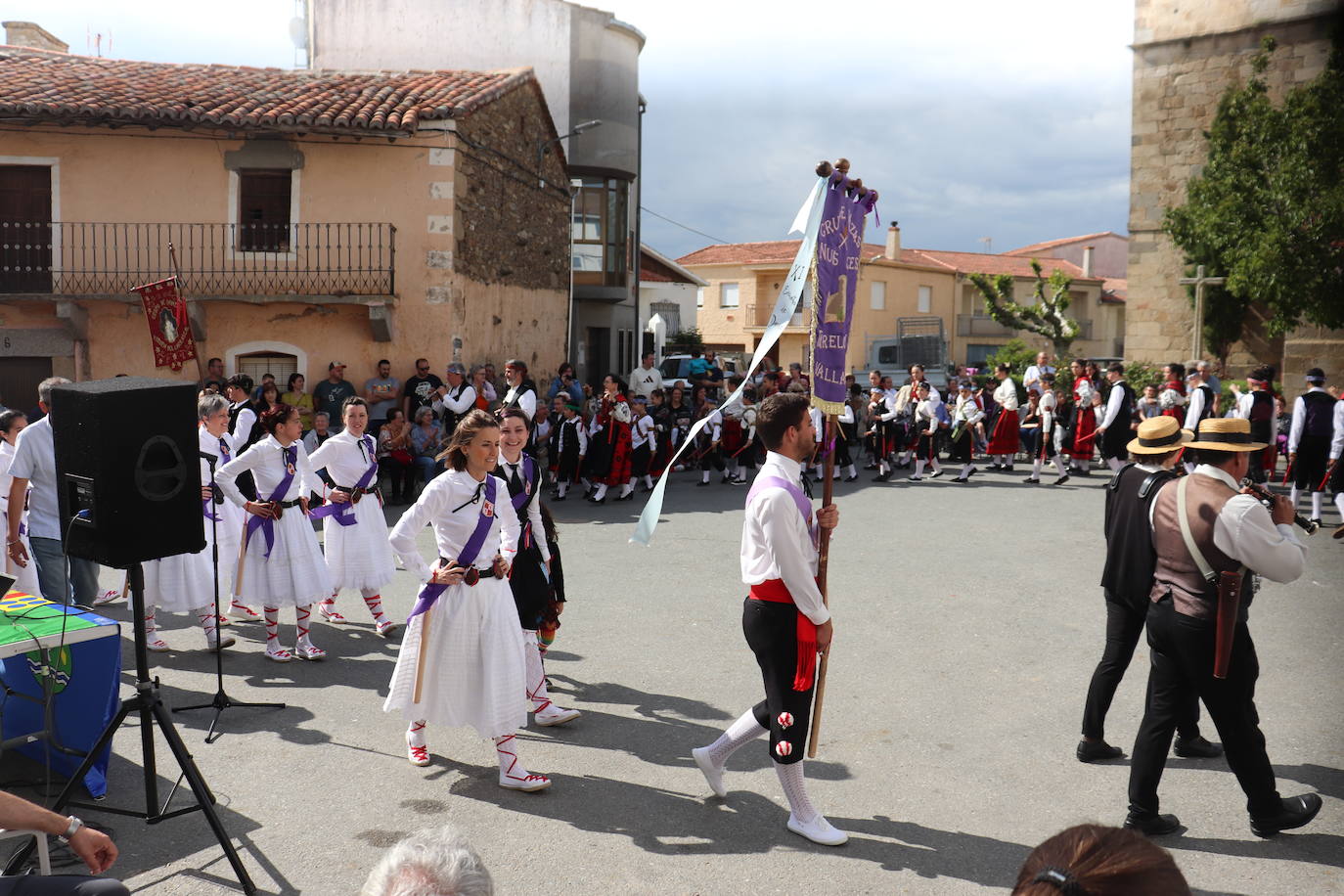 Jornada de tradición y danzas en Cespedosa de Tormes