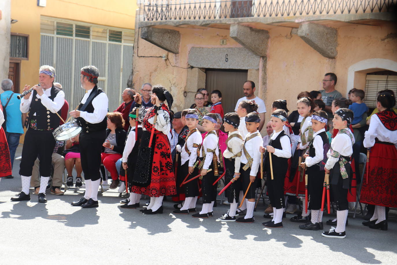 Jornada de tradición y danzas en Cespedosa de Tormes