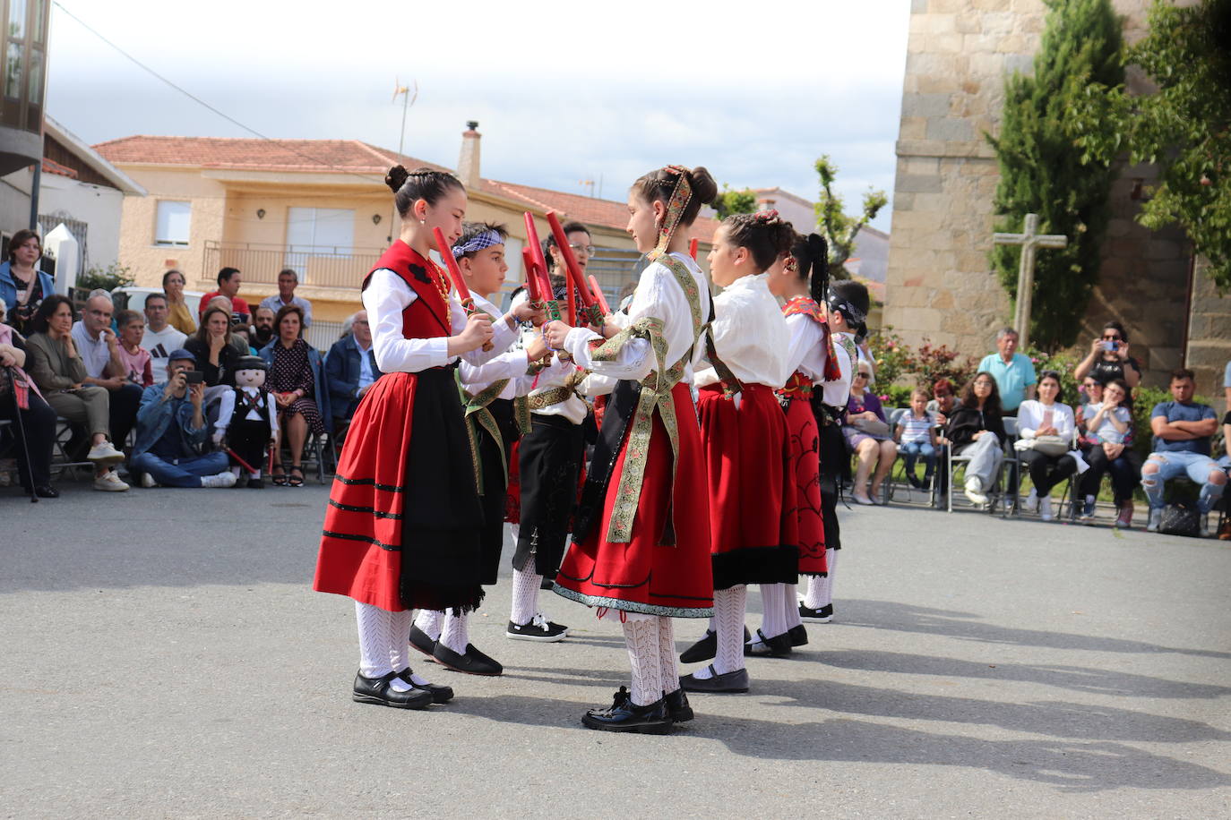 Jornada de tradición y danzas en Cespedosa de Tormes