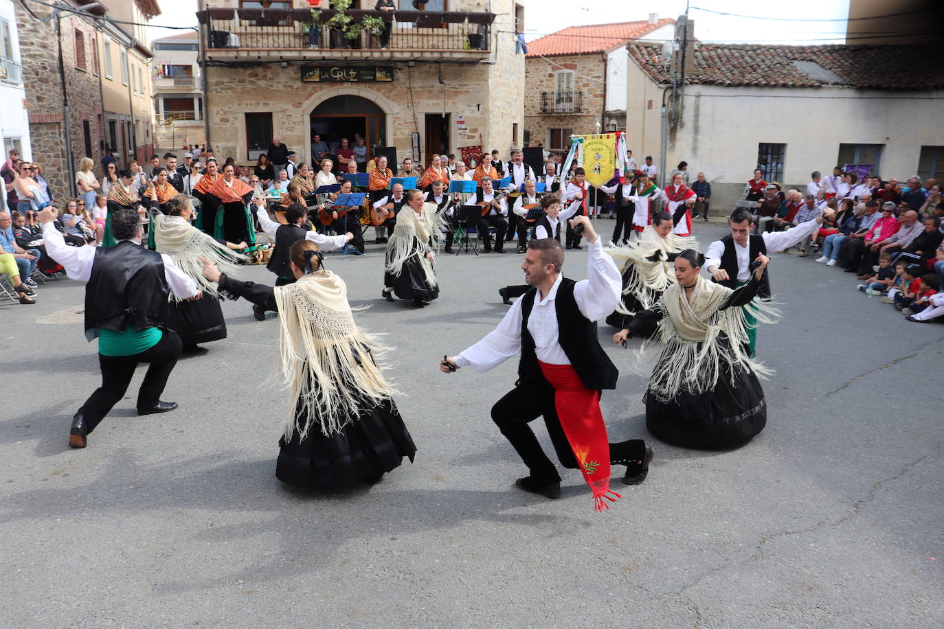 Jornada de tradición y danzas en Cespedosa de Tormes