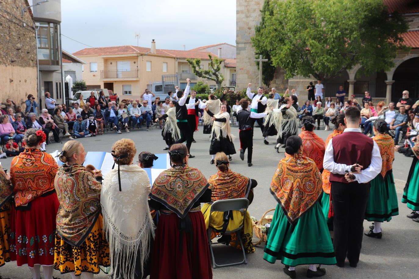 Jornada de tradición y danzas en Cespedosa de Tormes