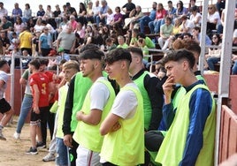 Varios peñistas que compitieron en 'Humor Amarillo' celebrado en la plaza de toros