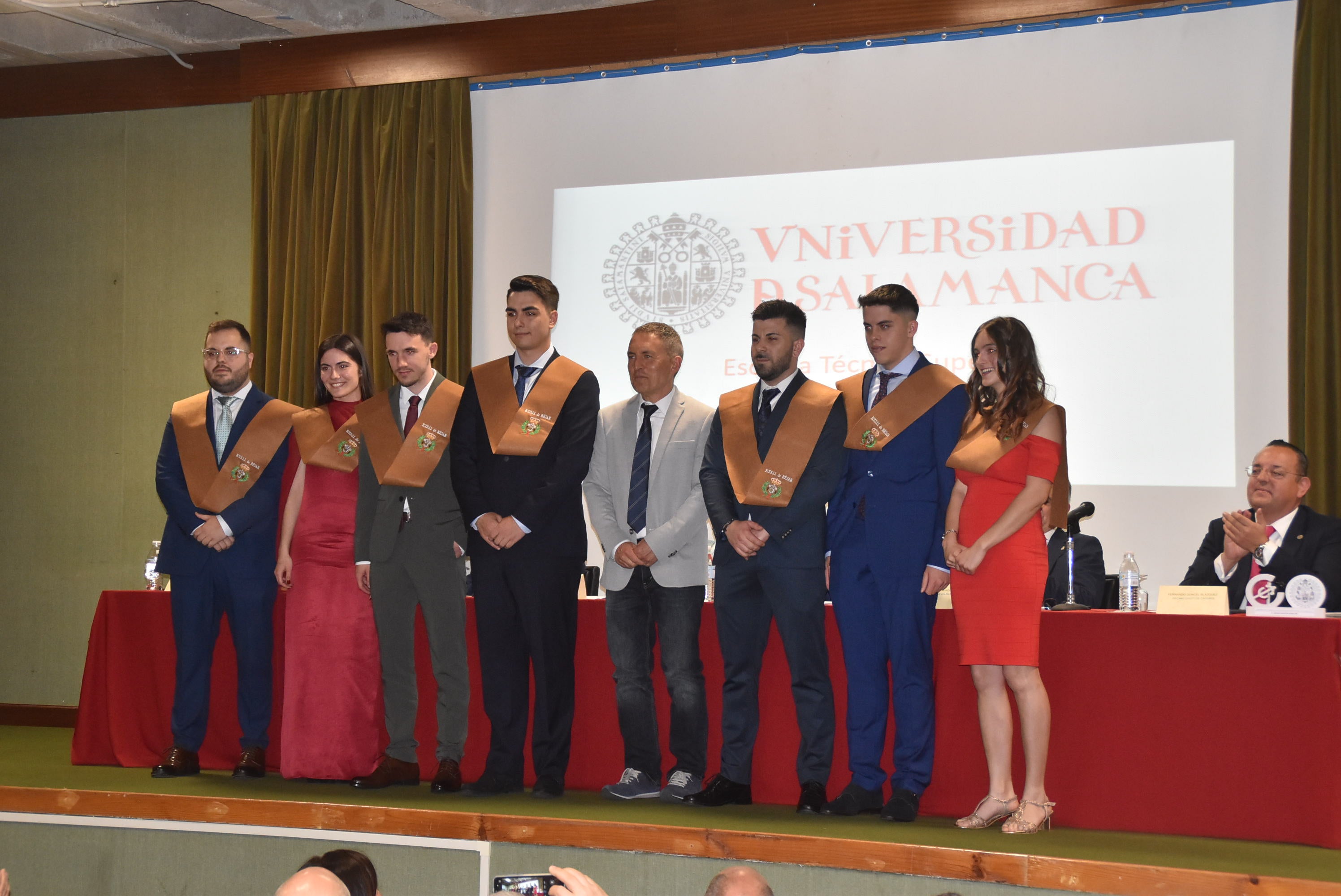 La Escuela de Ingenieros entrega las becas e insignias a 29 estudiantes