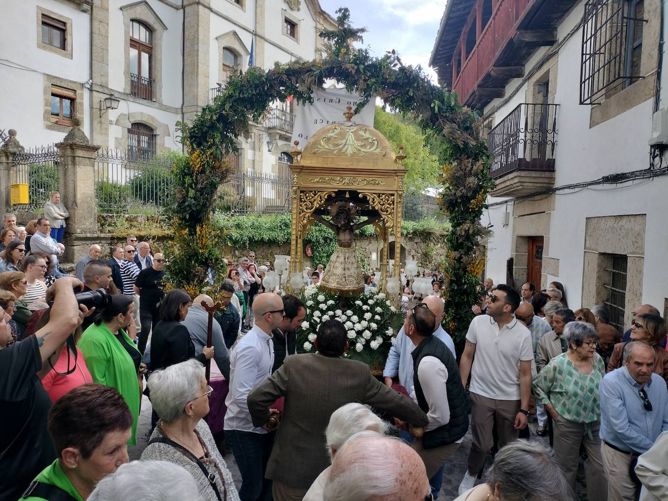 Solemne regreso a casa del Bendito Cristo del Refugio