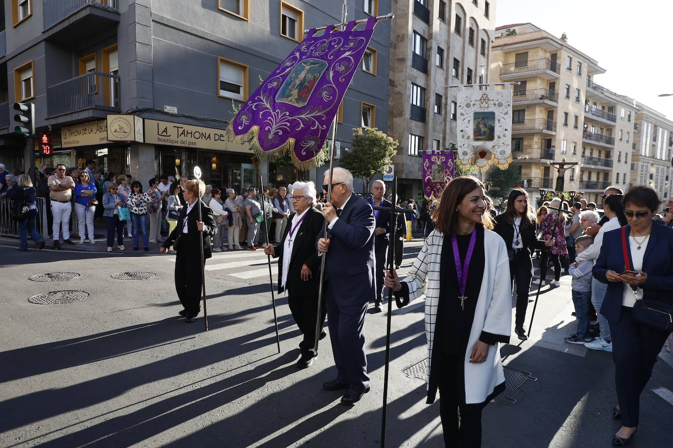 Multitudinaria procesión del Cristo de los Milagros