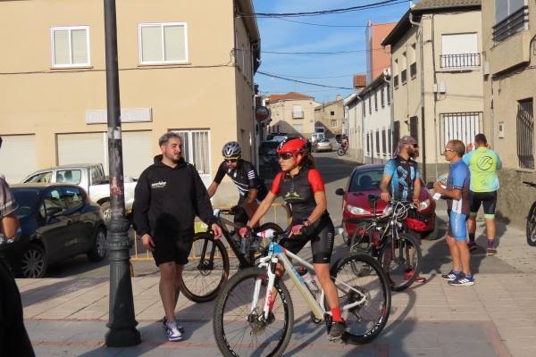 Más de 150 ciclistas en el paraíso de Alaraz