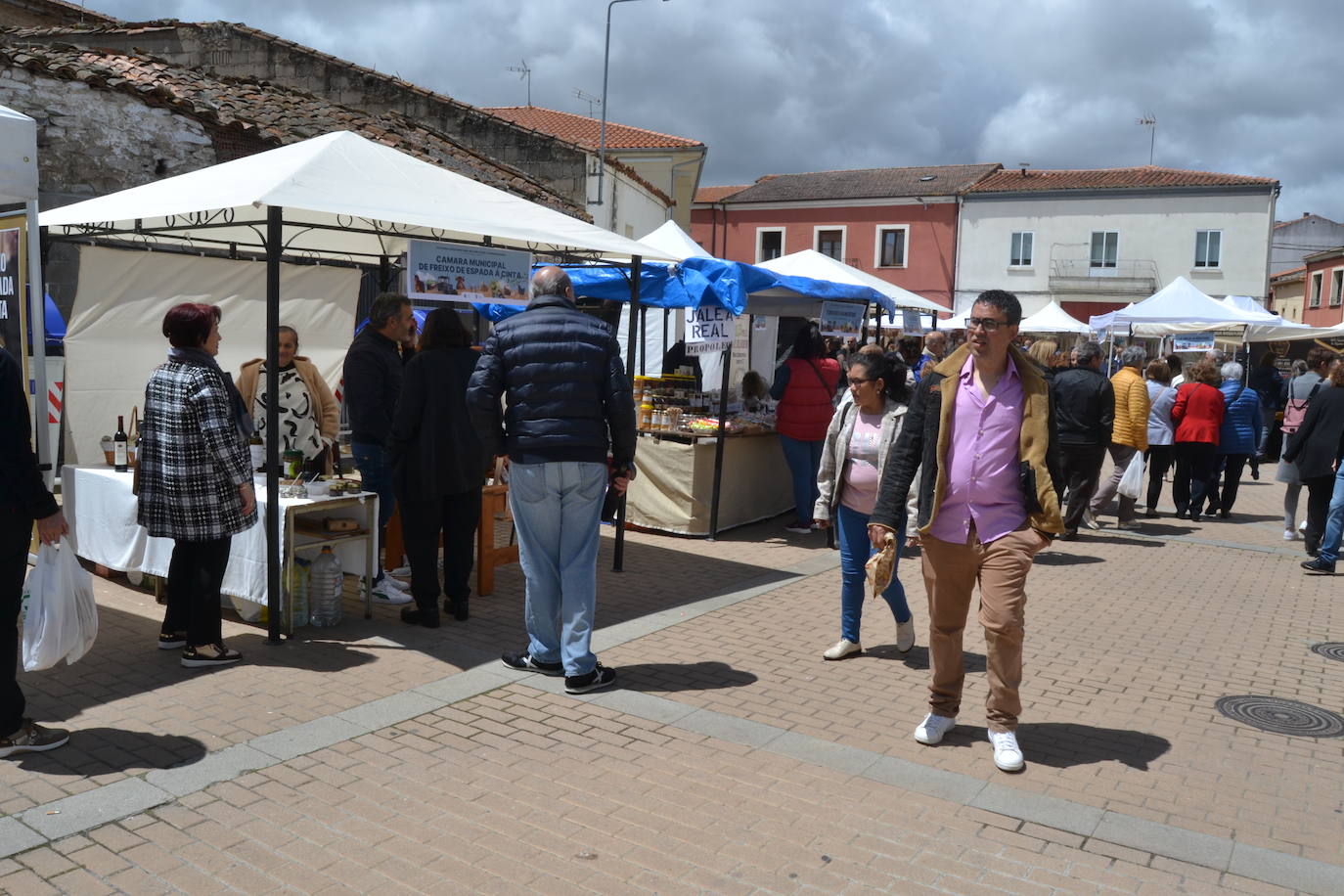 Ambiente de feria en Lumbrales con motivo de San Isidro