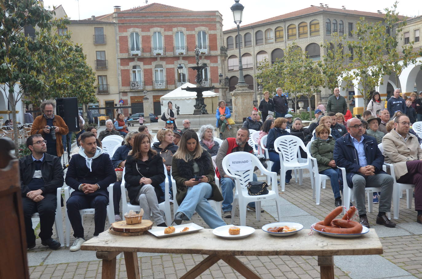 Pregón pasado por agua en el inicio de la III Feria del Farinato de Ciudad Rodrigo