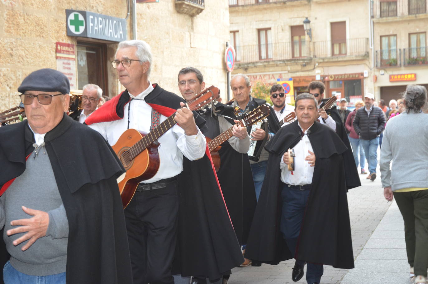 Pregón pasado por agua en el inicio de la III Feria del Farinato de Ciudad Rodrigo