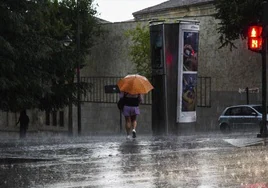 Una tormenta descarga una gran cantidad de agua en Salamanca