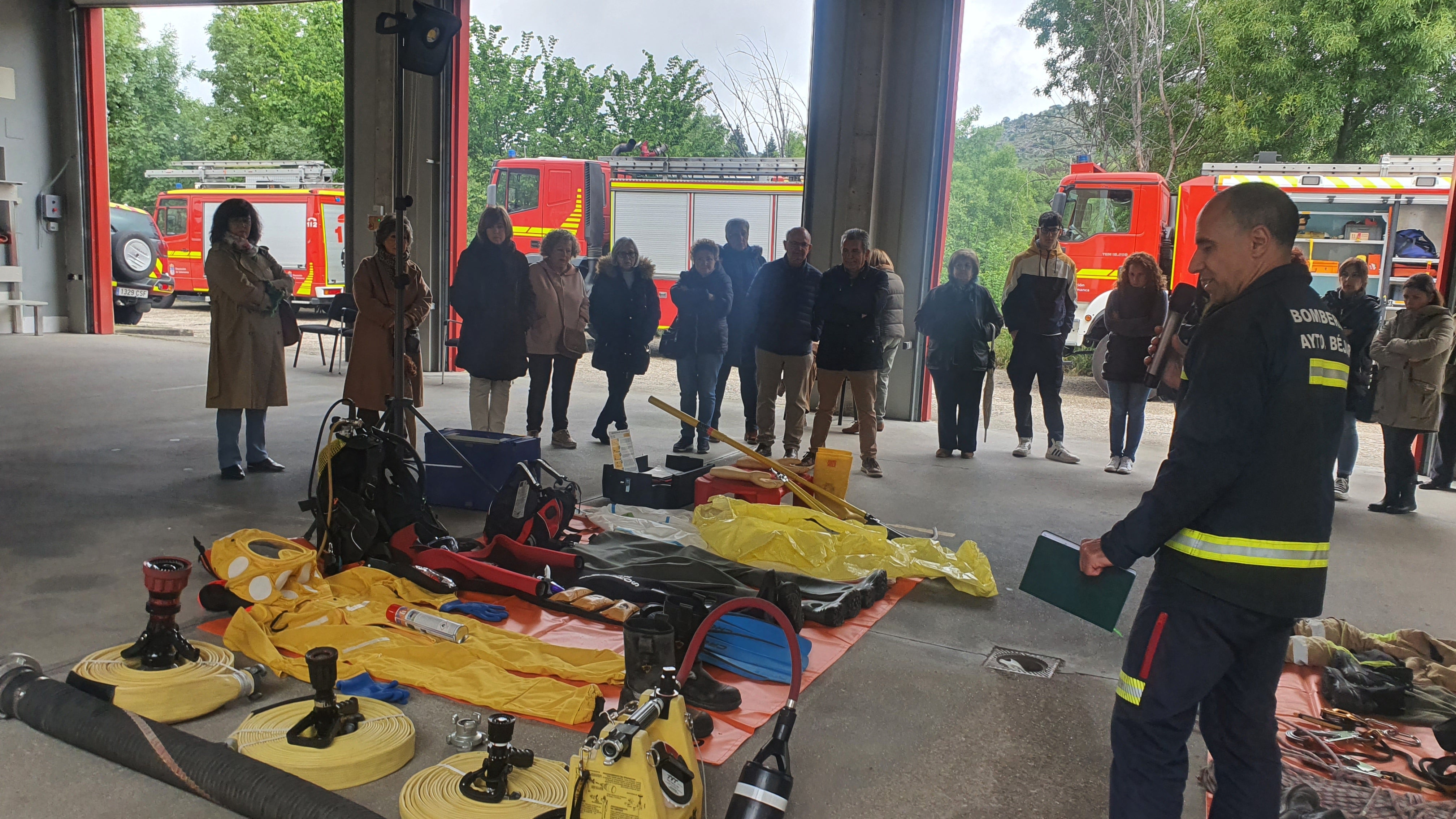 Los bomberos de Béjar reciben el premio Servir del Rotary Club