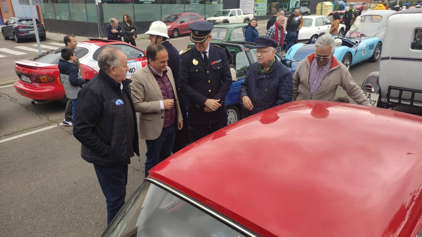 Así ha sido el espectacular rally que ha recorrido Salamanca para homenajear a la Policía Local