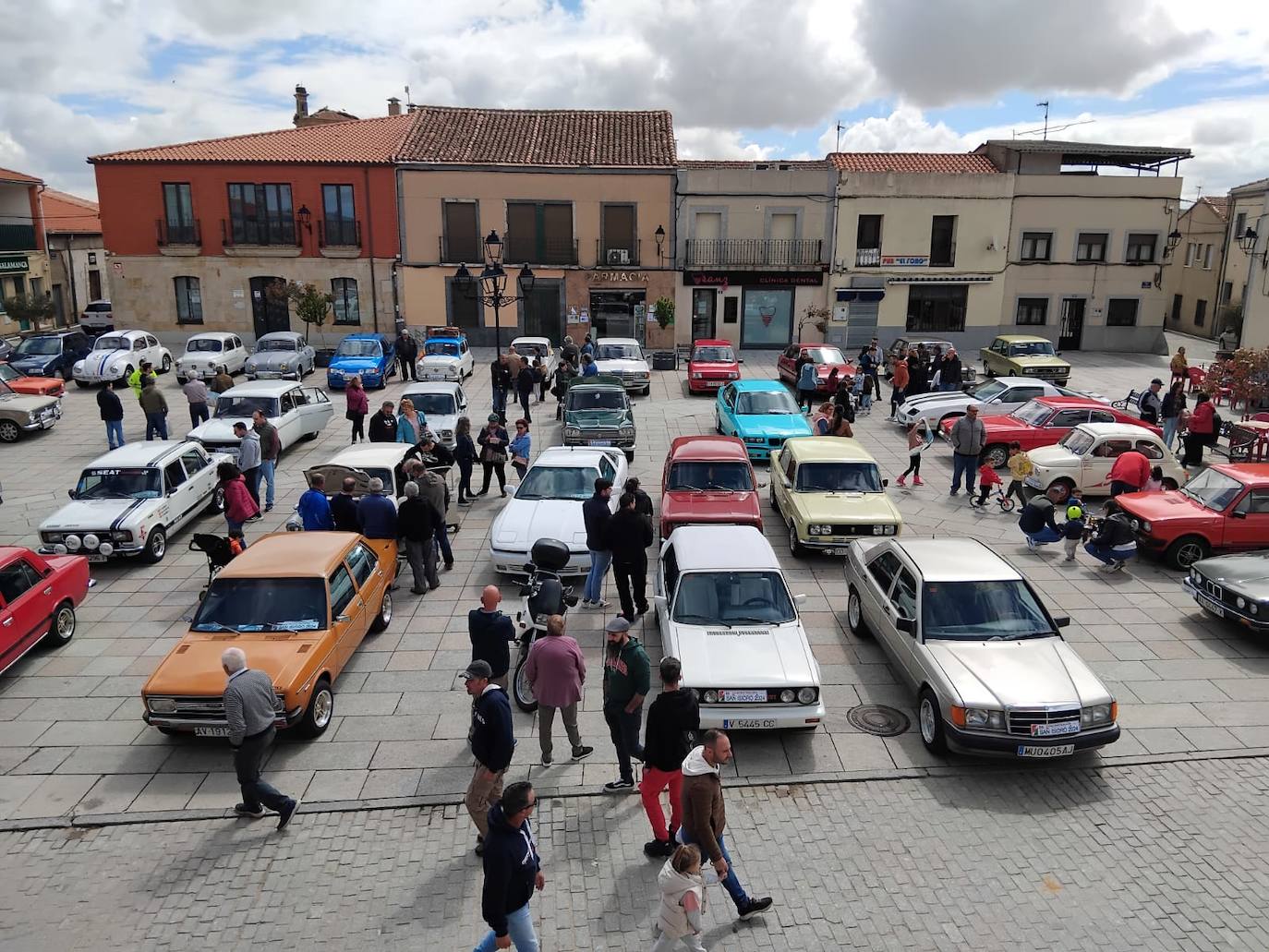 Destacada participación en la I Concentración de Vehículos Clásicos en Cantalpino