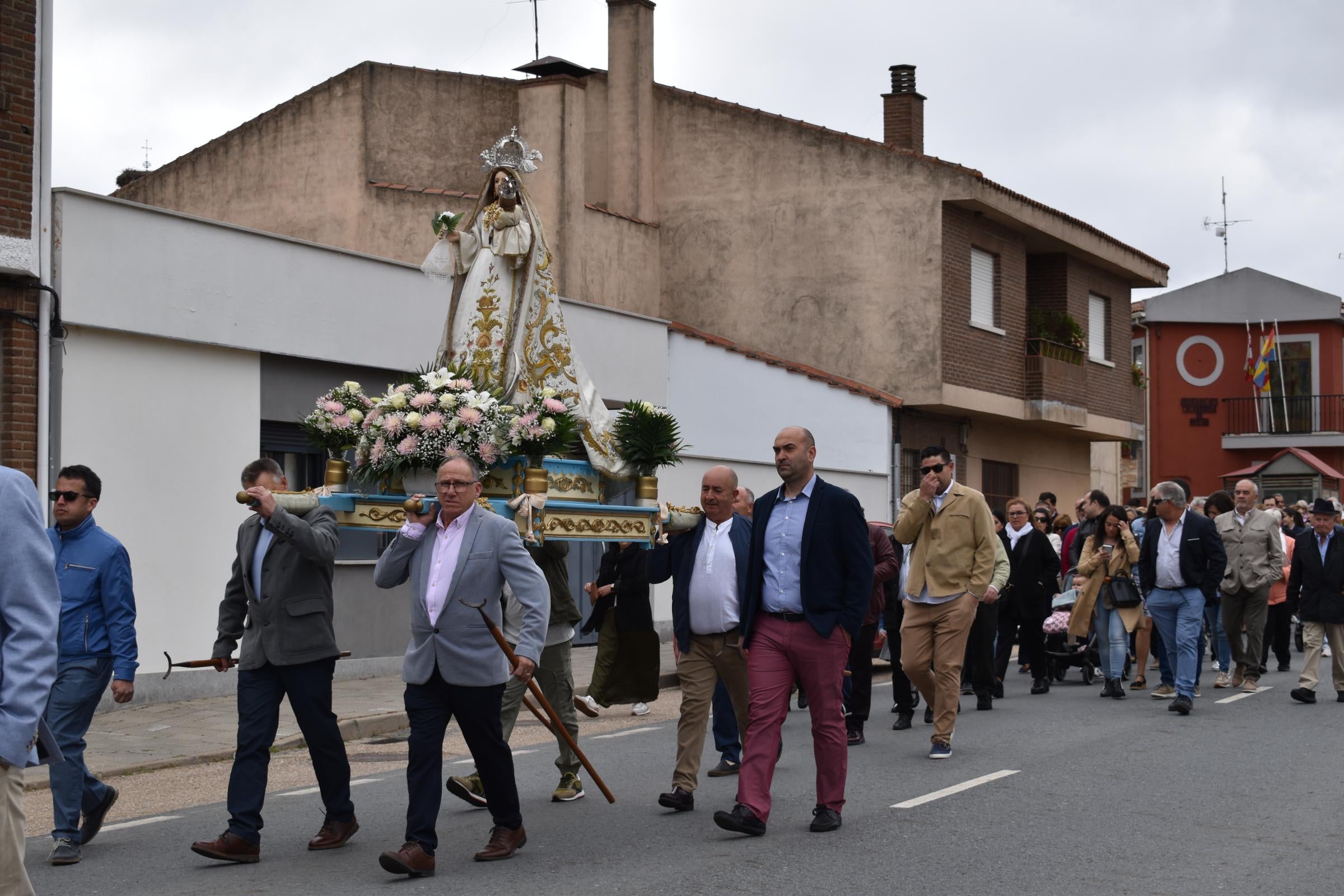 La Virgen de la Peña regresa a su ermita por un día