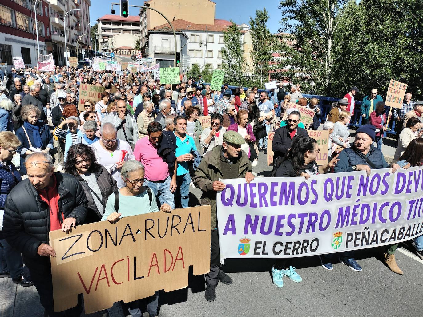 Centenares de personas demandan en Béjar una sanidad rural de calidad